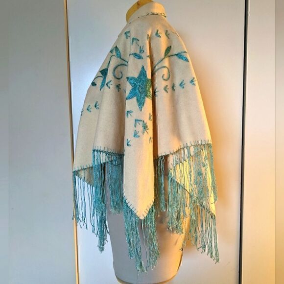 Gorgeous Vintage Boho Square Wool Frog Closure Square Shawl - Picture 3 of 13